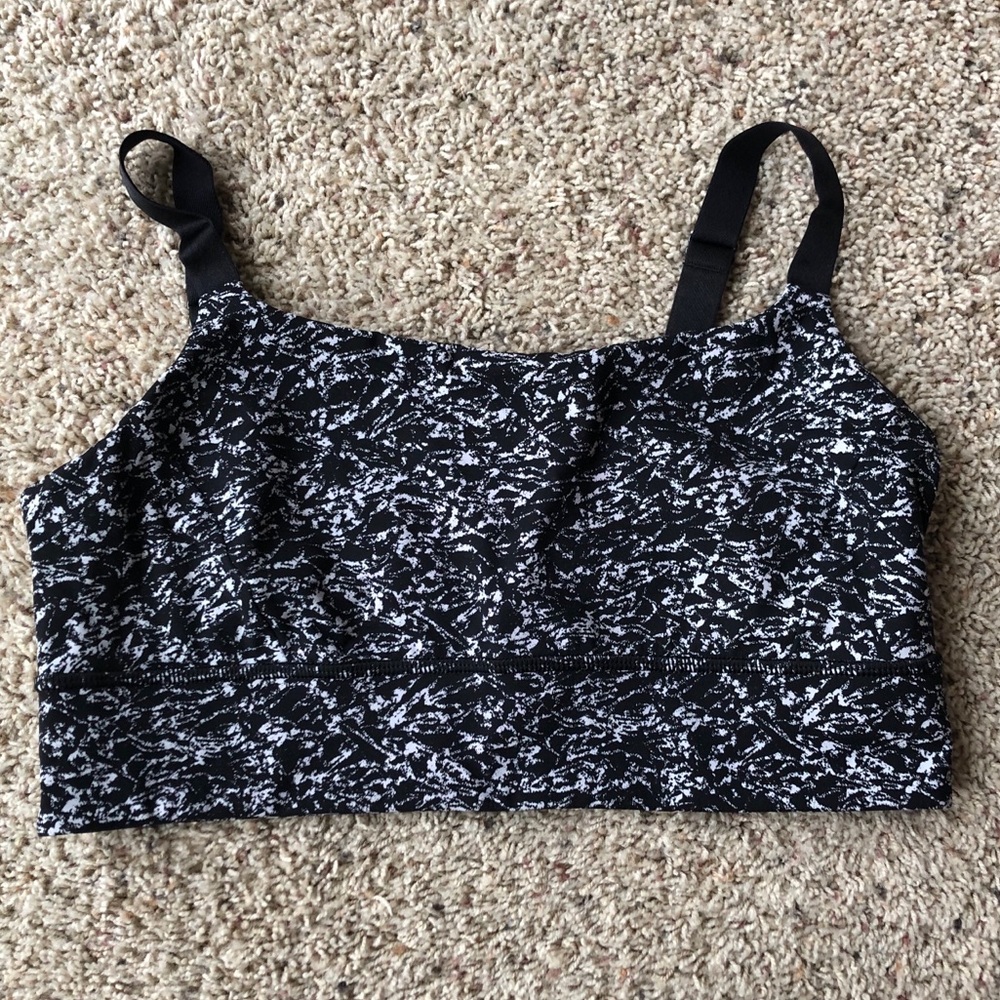 Lululemon black & white sports bra